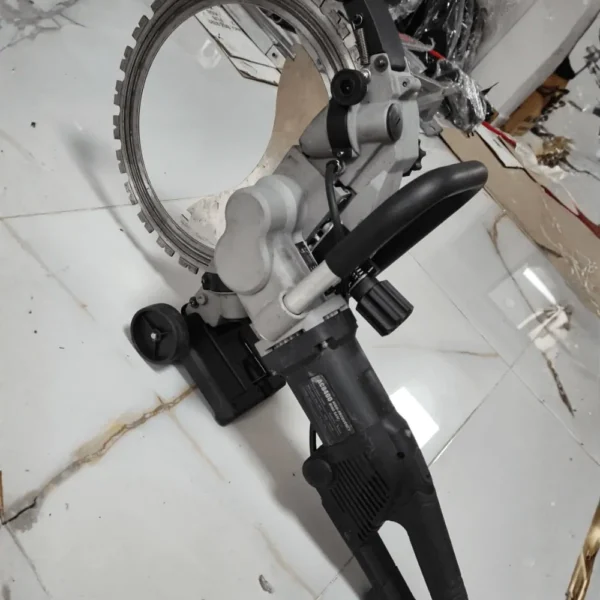 AC8400 – High-Frequency Ring Saw